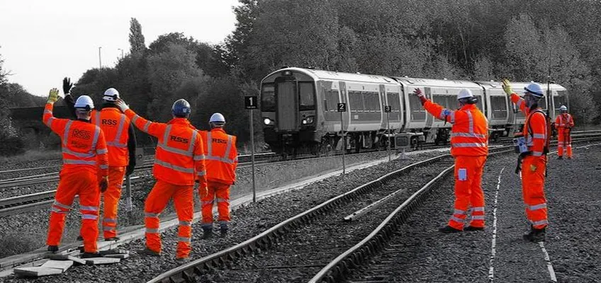 Public transport safety-Principles-Standards-signalling-critical software